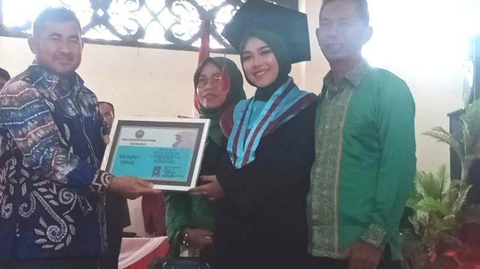 STKIP Paris Barantai Kotabaru Wisuda 72 Sarjana Baru