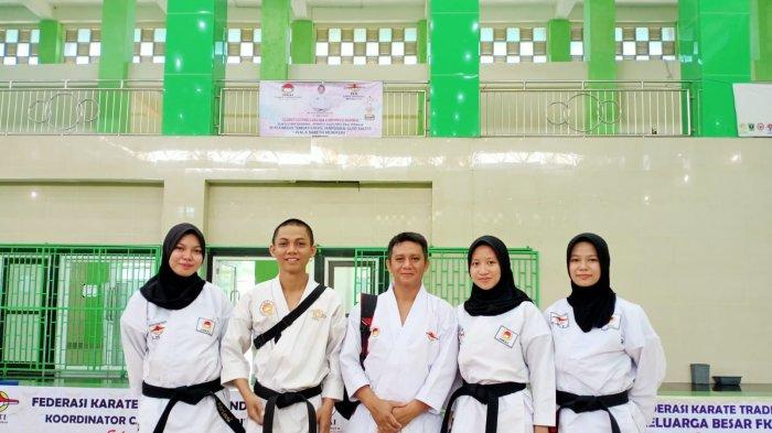 Atlet Karate Tradisional Kalsel Borong 11 Medali Emas Kejurnas, Diganjar Bonus Dari Ibnu Sina