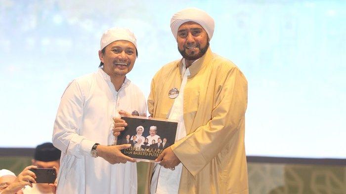Galeri Foto Barito Putera Bershalawat yang Dipimpin oleh Habib Syekh - BARITO-PUTERA-BERSHALAWAT-2.jpg