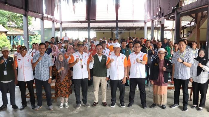 BERFOTO-Berfoto bersama Wabup HSS Suriani, KSS