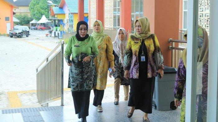 Kadispersip Kalsel Ajak BKD Dan Biro Adbang Lihat Layanan Perpustakaan Palnam, Sangat Terkesan