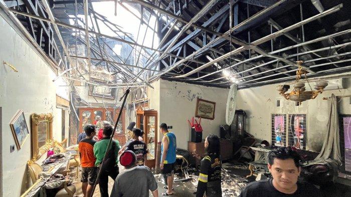 Kebakaran di Komplek Ar Rahman Banjarmasin, Asal Api dari Atap Rumah