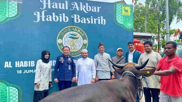 Jelang Haul ke-77 Habib Basirih, Gubernur Kalsel Berikan Bantuan Empat Ekor Sapi