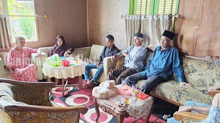Kerabat Gelar Tahlilan untuk Ketua Komisi III DPRD Kalsel Hasanuddin Murad yang Telah Berpulang
