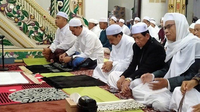 Bupati Banjar Salat idul Fitri di Masjid Agung Al Karomah Martapura