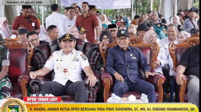 Bupati H Rahmat Trianto pada acara peresmian Jembatan Damar Lima-Damit, Rabu (7/1) 01