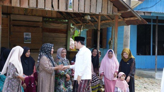 Keliling Serahkan Daging Kurban, Bupati Aulia : Semoga Bermanfaat untuk Masyarakat