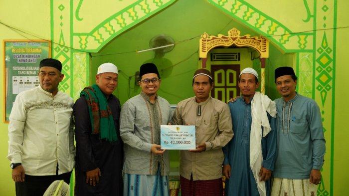 Laksanakan Safari Jumat di Masjid Baiturrahman Desa Kindingan, Bupati HST Ajak Masyarakat Jaga Alam