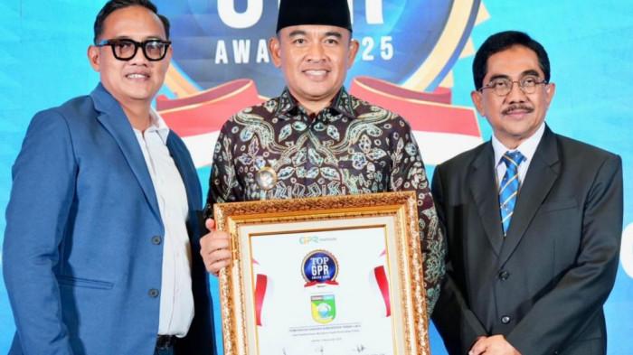 Dewan Apresiasi Prestasi Nasional: Bupati Tanah Laut Raih Penghargaan Top GPR Award 2025