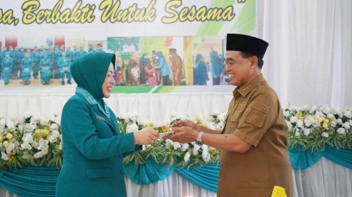 Bupati Tanbu Zairullah Azhar Hadiri Hari Kesatuan Gerak PKK, Arutmin Beri Bantuan 26 Alat Ukur Bayi