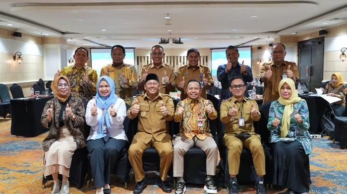 Bupati Tapin hadiri rups1