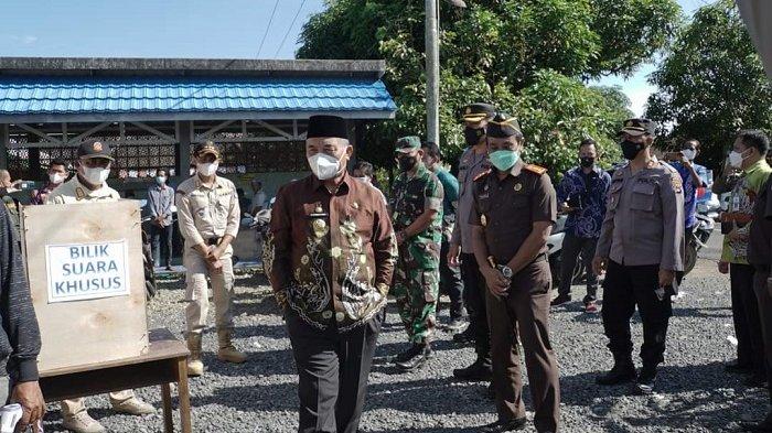 Pastikan Pesta Demokrasi Berjalan Lancar, Bupati Bersama Forkopimda HSS Pantau Pilkades Serentak