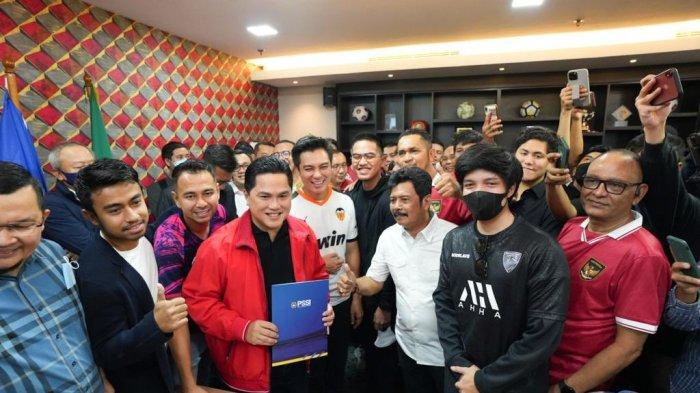 Tegas, Ini Aturan Hukum Jika Erick Thohir Rangkap Jabatan Menteri BUMN dan Ketum PSSI Jika Terpilih