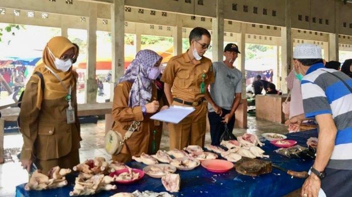 Jelang Iduladha, Harga Cabai dan Ayam di Pasar Tradisional Balangan Meroket