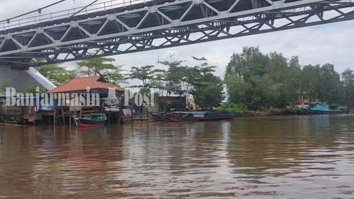 DERMAGA KELOTOK - Dermaga Kelotok tujuan ke Pulau Curiak di dekat jembatan Barito.