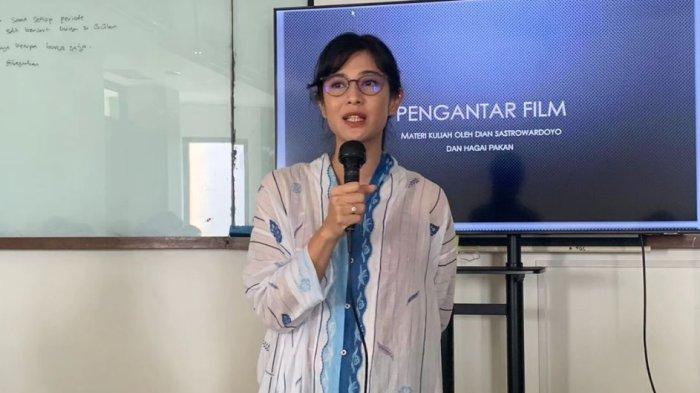Pesona Dian Sastrowardoyo Kala Jadi Dosen Pembimbing di Universitas Indonesia, Netizen Baper