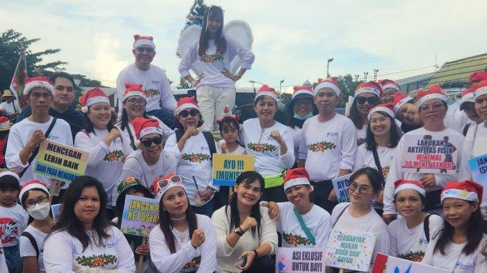 Pawai Lilin Sambut Natal 2023 di Kapuas Berlangsung Meriah, Tim Dinas Kesehatan Ikut Ramaikan