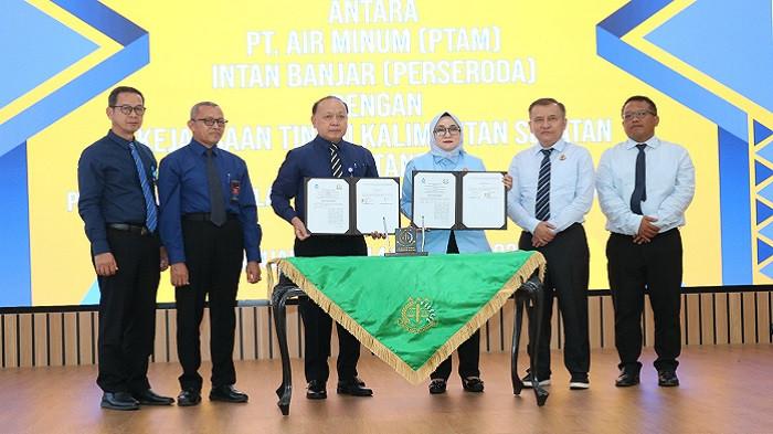 Dirut PTAM Intan Banjar, Syaiful Anwar teken kerjasama 5