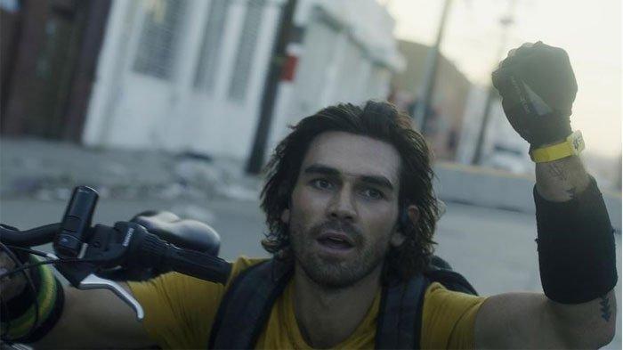 Sinopsis Film Songbird di Bioskop Trans TV Malam Ini, Dibintangi Sofia Carson dan Demi Moore