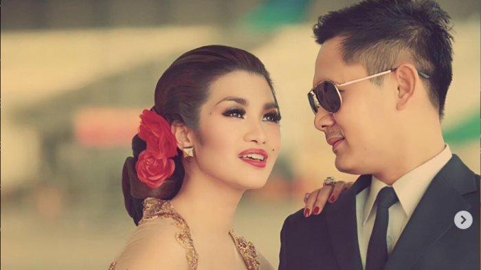 Izinkan Suami Nikah Lagi, Pedangdut Fitri Carlina Nangis Imbas Tak Bisa Beri Momongan