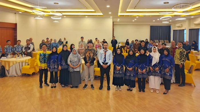 Foto bersama usai pembukaan Workshop Manajemen Data