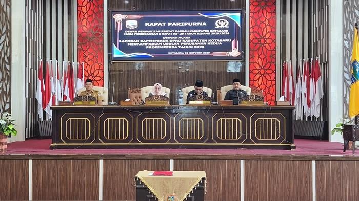 GELAR RAPAT- DPRD Kotabaru gelar rapat pariCF
