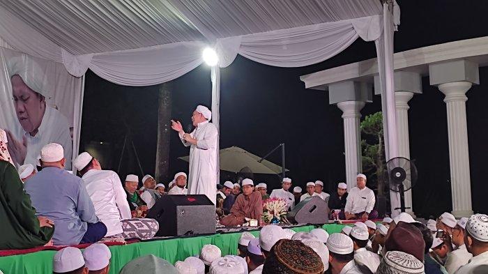 Tausiah di Penutupan Pesta Rakyat Pernikahan Anak Crazy Rich Binuang, Guru Udin Bahas Sinyal HP