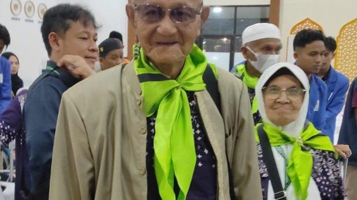 Berusia 77 Tahun, Begini Cerita Mantan "Tukang Pukul" Asal Kecamatan Warungin Kalteng Naik Haji