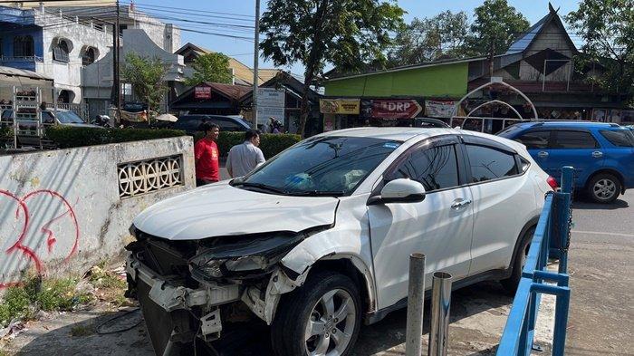 Mobil yang Dikemudikannya Nabrak Pohon, Mahasiswi Teknik ULM Ini Langsung Pingsan