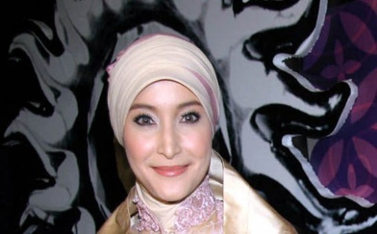 Artis Inneke Koesherawati Dikabarkan Ikut Diamankan dalam OTT KPK di Lapas Sukamiskin