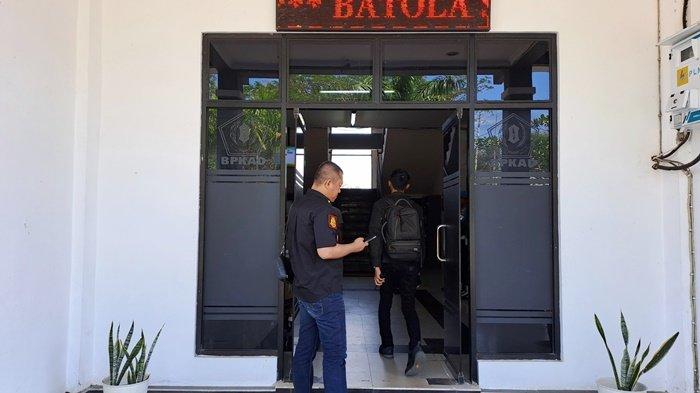 Jaksa Geledah Kantor Badan Pengelola Keuangan dan Aset Daerah Kabupaten Barito Kuala