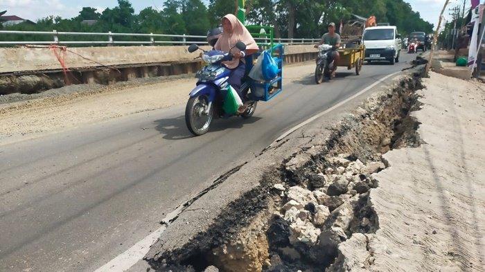 Penanganan Jalan Ambles di Sungai Turak Tunggu Rekomendasi Tim Ahli, Begini Kata BPJN Kalsel