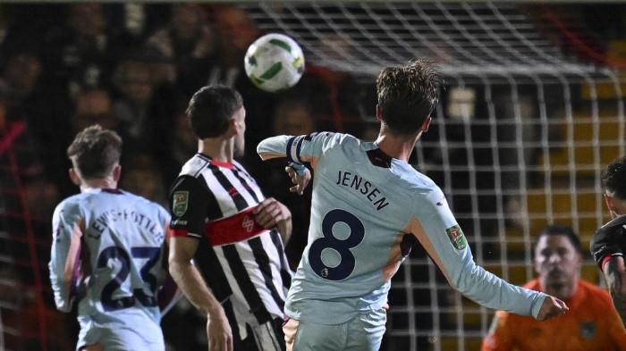 Jam Jadwal Bola Malam Hari Ini - Jumat Siaran TV: Arsenal, Liverpool, AC Milan dan Juventus