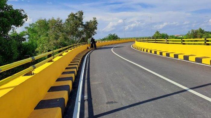 Jembatan H Sahbirin Noor Jadi Lokasi Berswafoto, Pengendara Sempatkan Berhenti di Badan Jalan