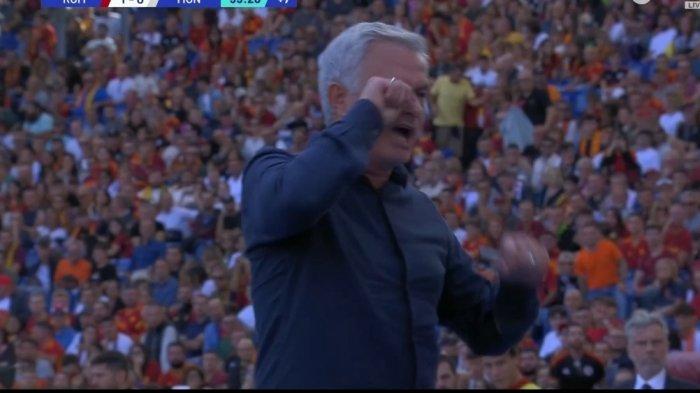 Gestur Menangis Mourinho Berbuah Kartu Merah, AS Roma Menang Susah Payah atas Monza
