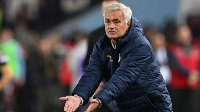 Kepulangan ke Chelsea Berujung Pahit, Jose Mourinho Beber Penyebab Utama Benfica Kalah di UCL
