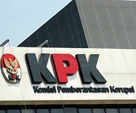 KPK Bawa Ketua Kadin dan Bupati HST, Ketua Kadin Dijemput di Rumah, Personel Dobrak Ruang Kerja