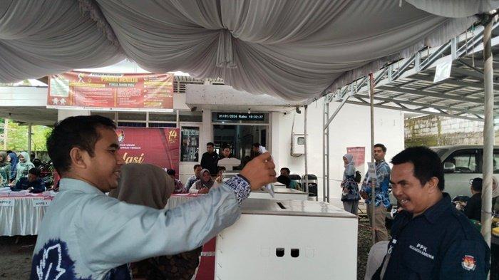 H-1 Pencoblosan Pemilu 2024, KPU HST Minta Petugas KPPS Layani Pemilih Dengan Baik