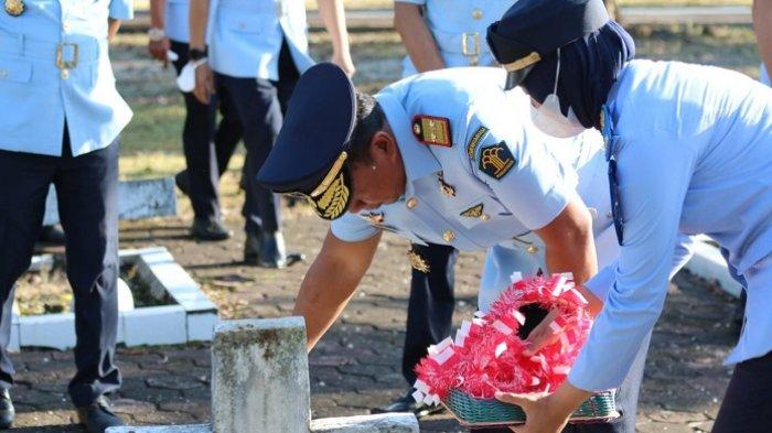 Pahlawan adalah Teladan, Semangat dan Inspirasi Jadi Hikmah Upacara Tabur Bunga HDKD ke-77