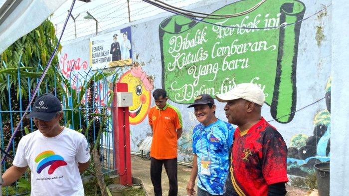 Miniatur Paralayang Hasil Kerajinan WBP Lapas Kotabaru Tarik Minat Asgaf Umar, Bantu Promosikan