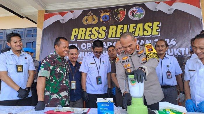 Kapolres Batola Musnahkan Sabu dan Pil Karisopradol Milik Pengedar Antar Provinsi