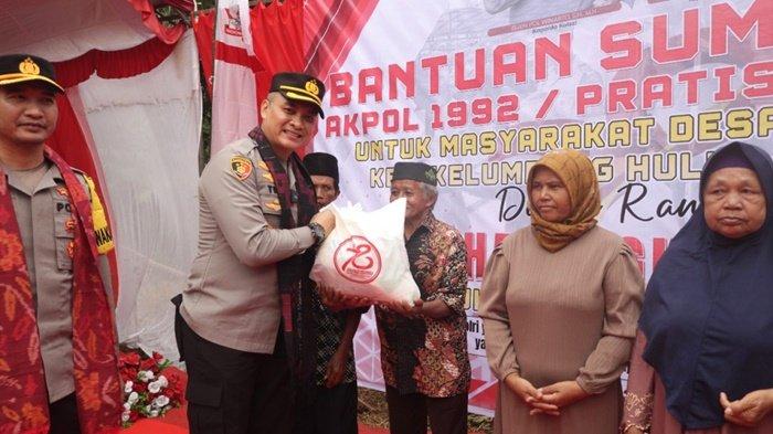 Dibantu Sumur Bor Dalam Rangka Hari Bhayangkara ke-78, Warga Sidomulyo Kotabaru Langsung Ucap Syukur