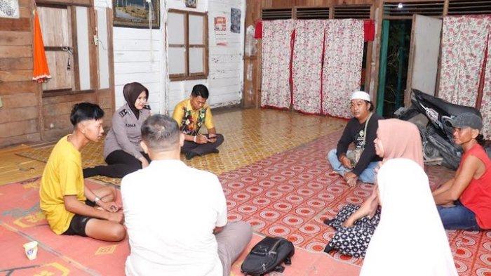 Petugas KPPS Desa Kayu Abang HSS Ini Pingsan dan Sakit Saat Perhitungan Suara, Petugas Lakukan Ini