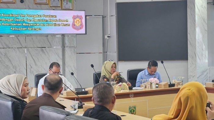 Satpol PP Balangan Tertibkan Peminta Sumbangan Mengatasnamakan Tempat Ibadah,  Ada Diduga Fiktif