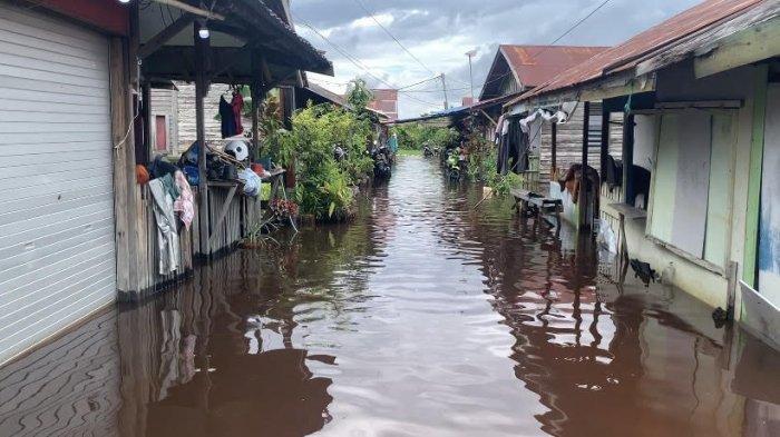 Banjir Hingga Ketinggian 2 Meter, 195 Kepala Keluarga di Palangkaraya Kalimantan Tengah Mengungsi