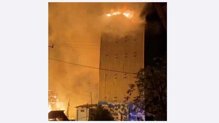 Kebakaran Mengenai Bangunan Sarang Burung Walet di Linuh Kabupaten Tapin Kalsel