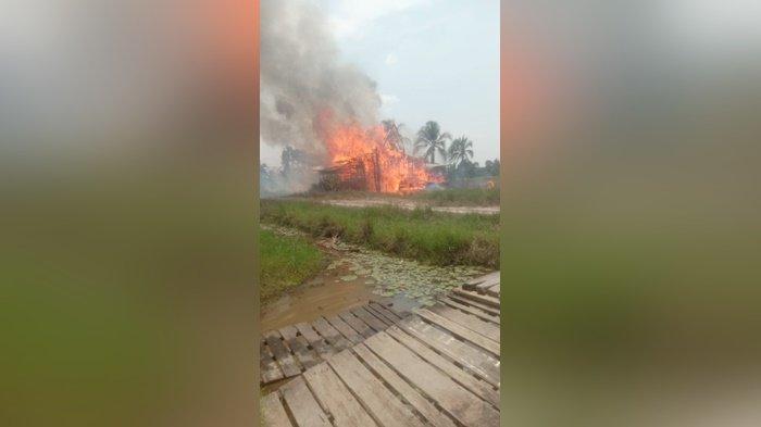 Kebakaran Akibatkan 1 Rumah Tinggal Puing dan Padi Hangus di Sungai Lumbah Kabupaten Batola Kalsel