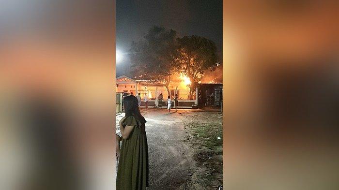 Kebakaran pada Rumah dan Apotek di Kota Banjarbaru Kalsel, Tidak Ada Korban Jiwa