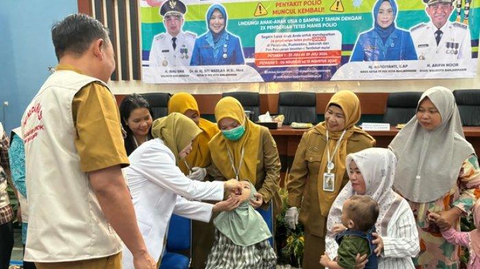 Orang Tua di Banjarmasin Antusias Program Vaksin Polio, Langsung Bawa Anak Untuk Divaksin