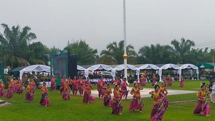 Diawali Drum Band Gita Muda Praja, Ini Meriahnya Peringatan Puncak Harjad ke- 21 Kabupaten Balangan